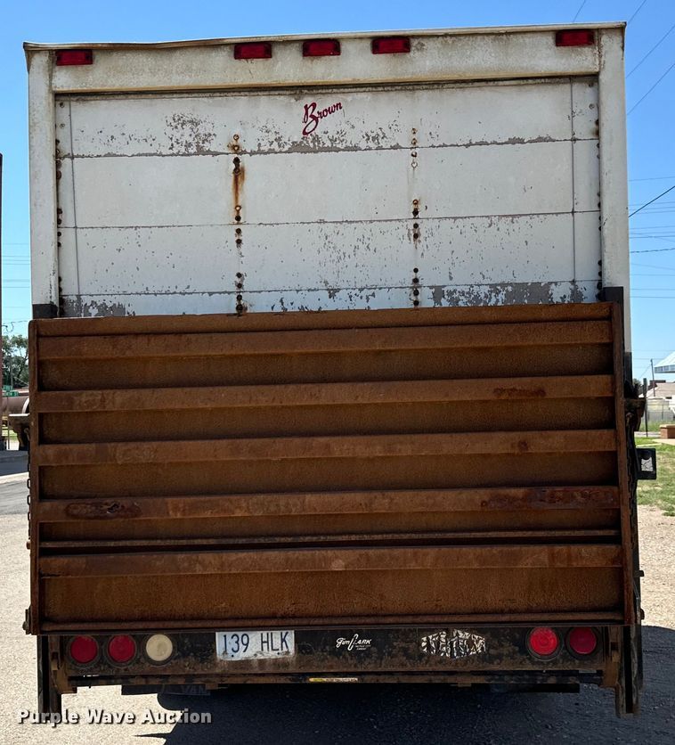 image for item MU9843 1999 Chevrolet  Express 3500 box truck