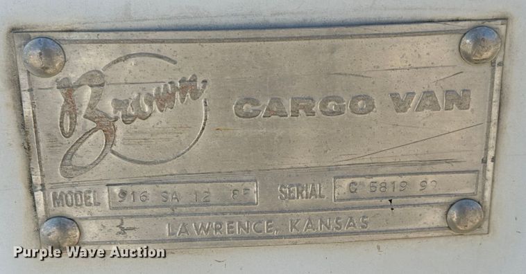 image for item MU9843 1999 Chevrolet  Express 3500 box truck