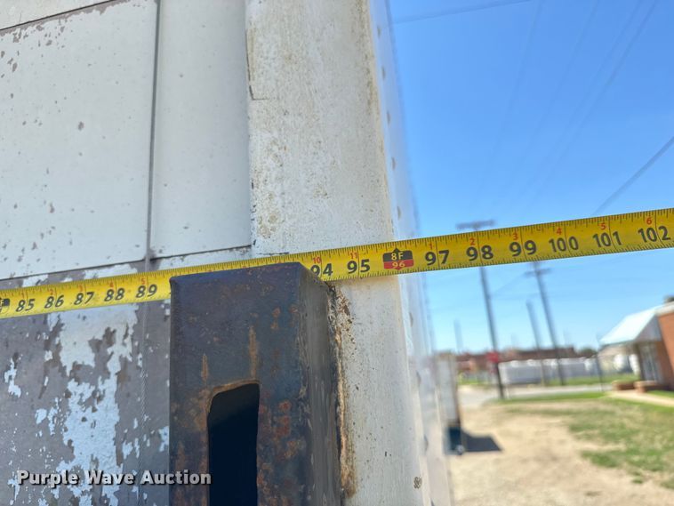 image for item MU9843 1999 Chevrolet  Express 3500 box truck