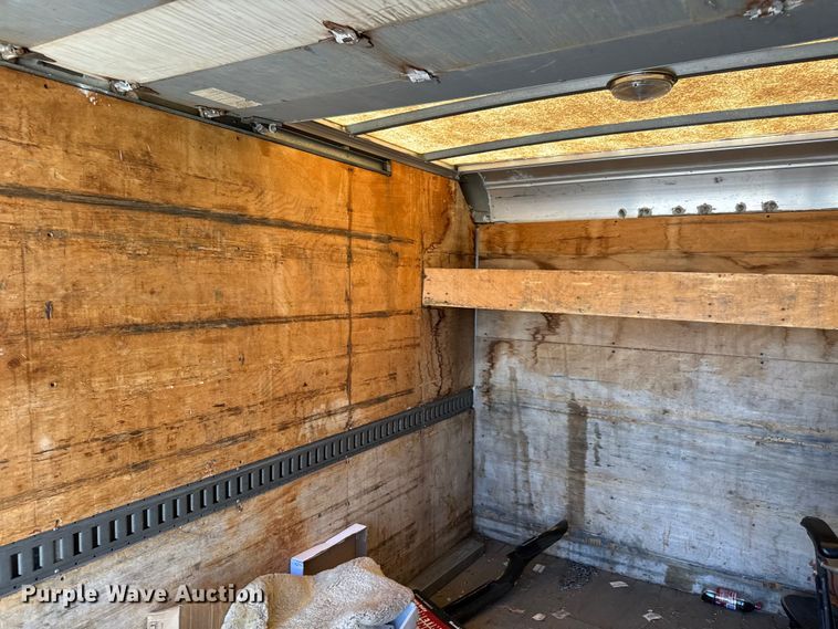 image for item MU9843 1999 Chevrolet  Express 3500 box truck