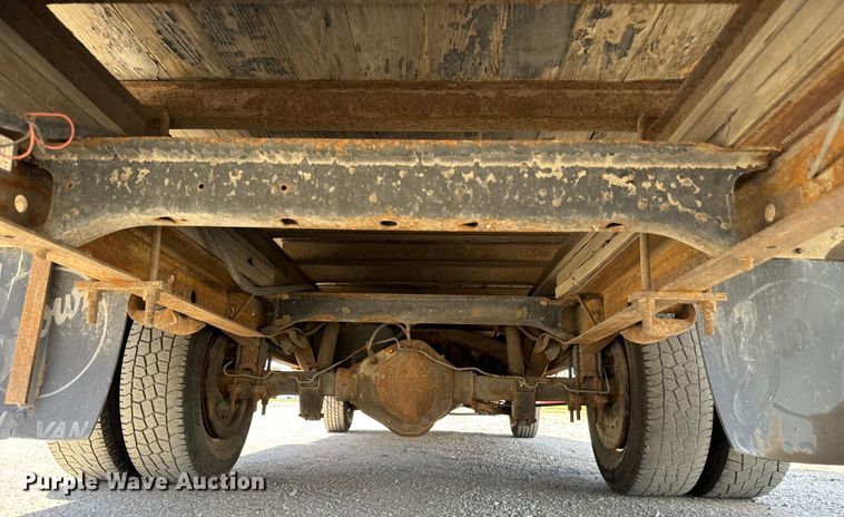 image for item MU9843 1999 Chevrolet  Express 3500 box truck