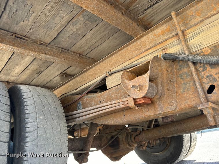 image for item MU9843 1999 Chevrolet  Express 3500 box truck