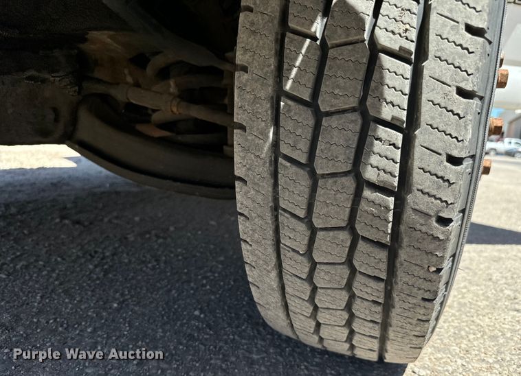 image for item MU9843 1999 Chevrolet  Express 3500 box truck