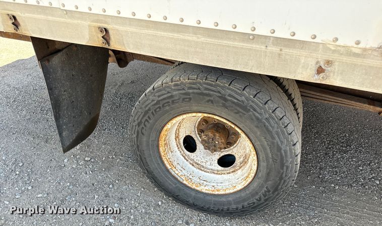 image for item MU9843 1999 Chevrolet  Express 3500 box truck