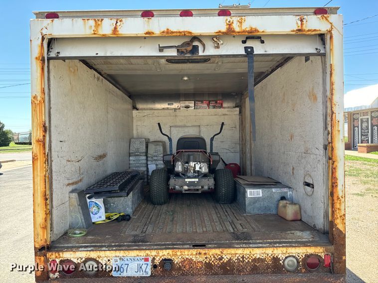 image for item MU9844 1991 Chevrolet  G30 delivery truck