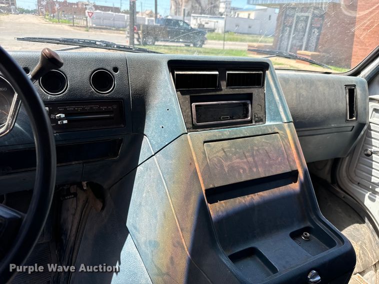 image for item MU9844 1991 Chevrolet  G30 delivery truck