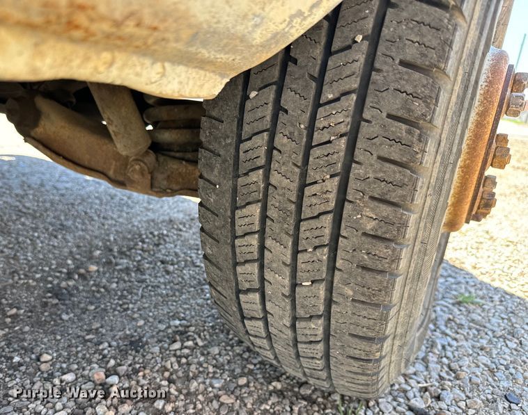 image for item MU9844 1991 Chevrolet  G30 delivery truck