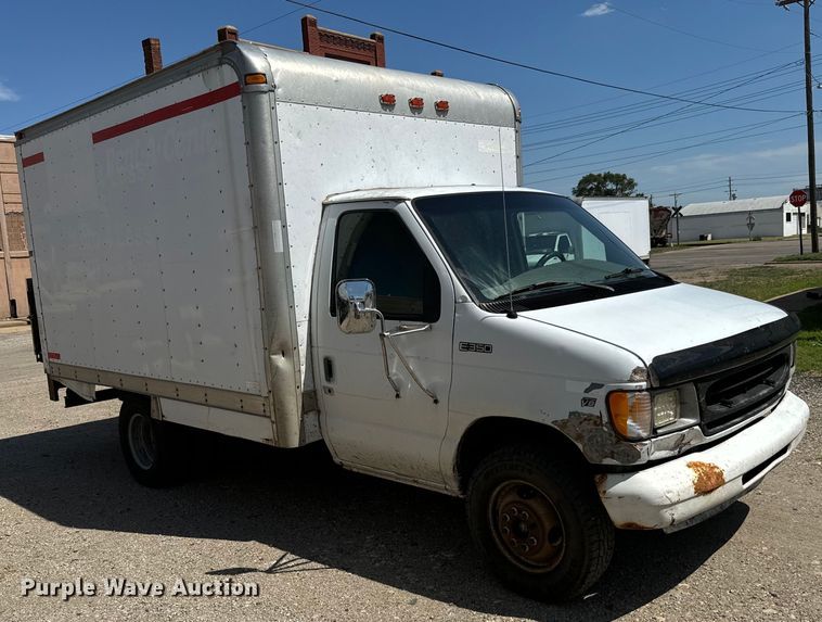 image for item MU9845 1997 Ford E350 box truck