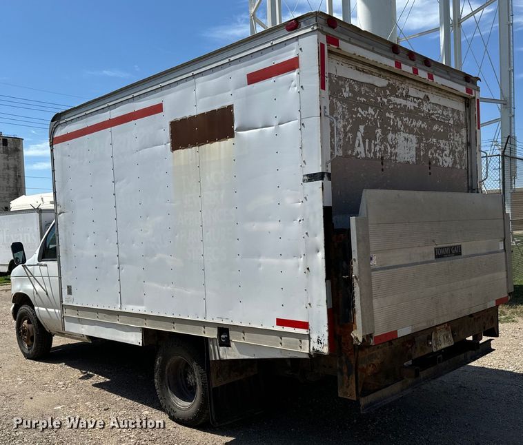 image for item MU9845 1997 Ford E350 box truck