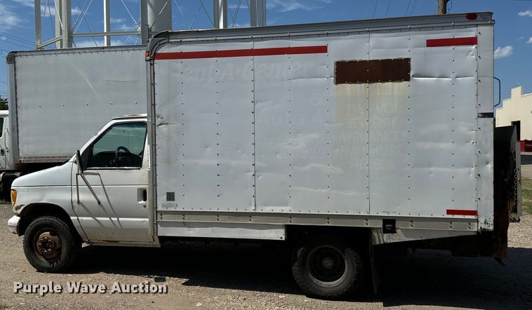 image for item MU9845 1997 Ford E350 box truck