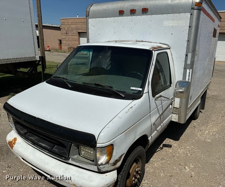 image for item MU9845 1997 Ford E350 box truck