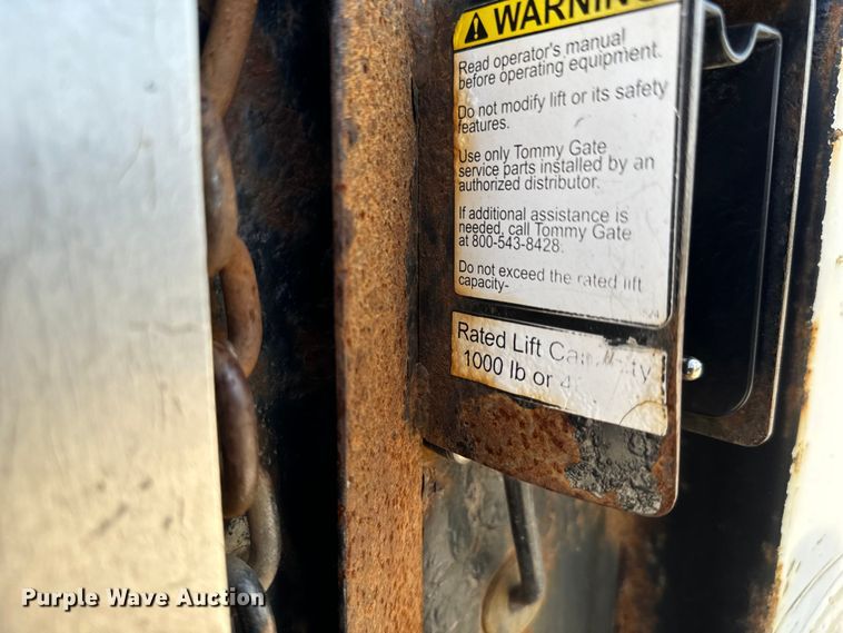 image for item MU9845 1997 Ford E350 box truck