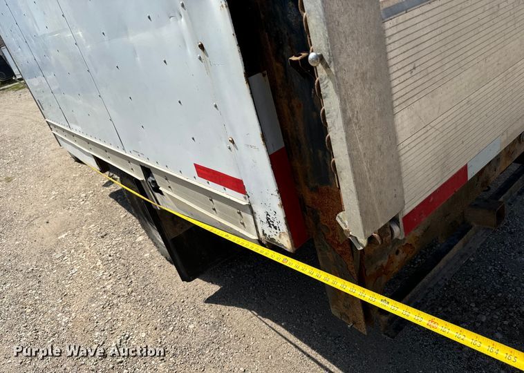 image for item MU9845 1997 Ford E350 box truck