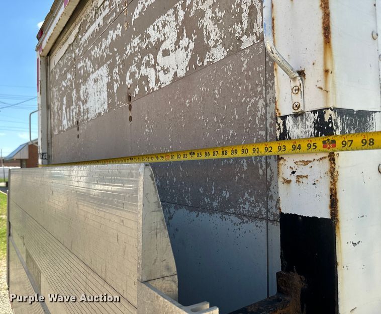 image for item MU9845 1997 Ford E350 box truck