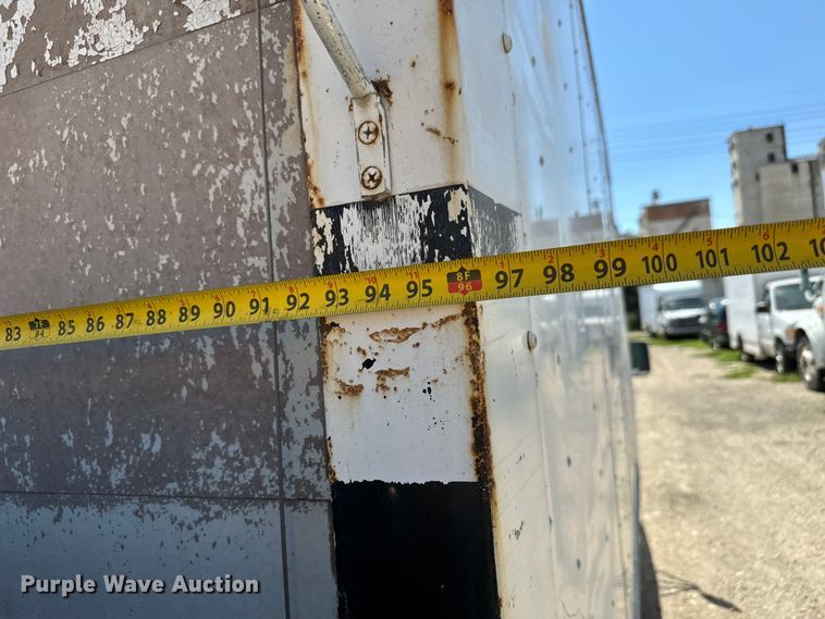 image for item MU9845 1997 Ford E350 box truck