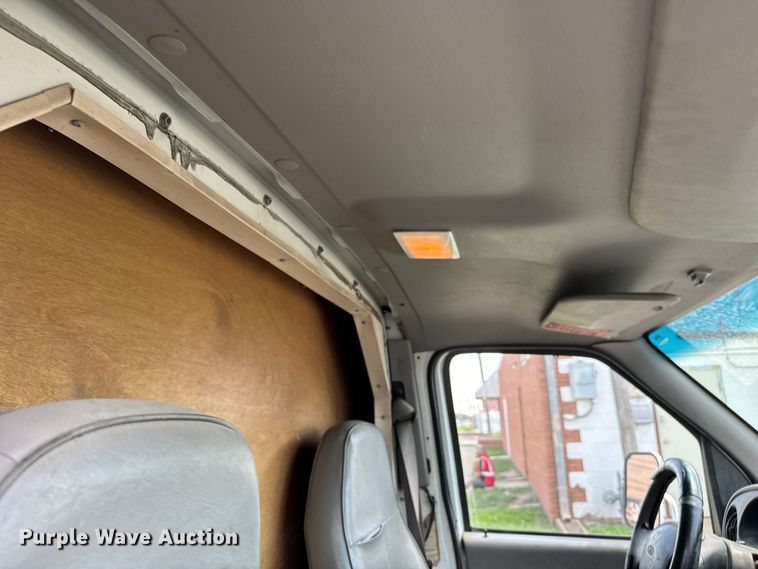 image for item MU9845 1997 Ford E350 box truck