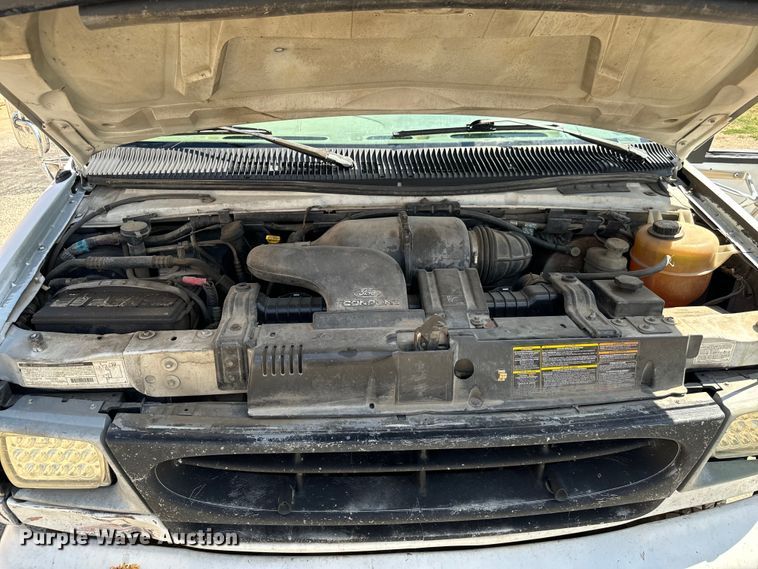 image for item MU9845 1997 Ford E350 box truck