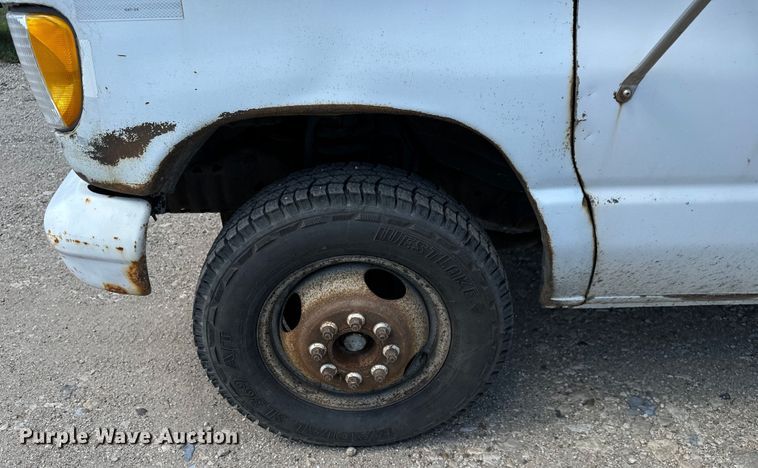 image for item MU9845 1997 Ford E350 box truck