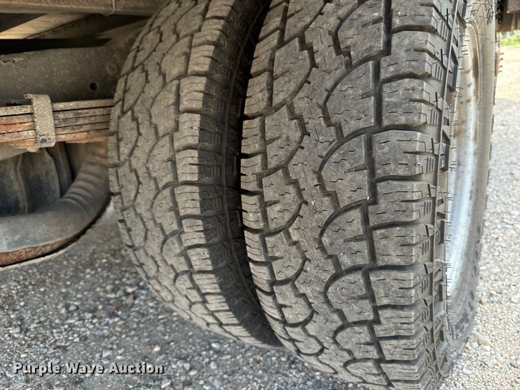 image for item MU9845 1997 Ford E350 box truck