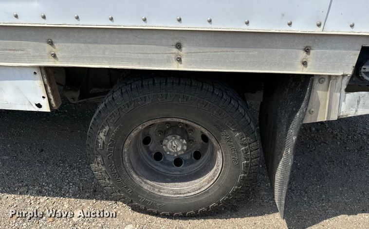 image for item MU9845 1997 Ford E350 box truck