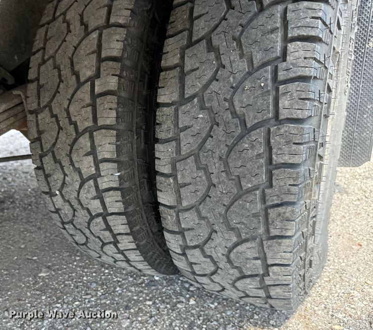 image for item MU9845 1997 Ford E350 box truck