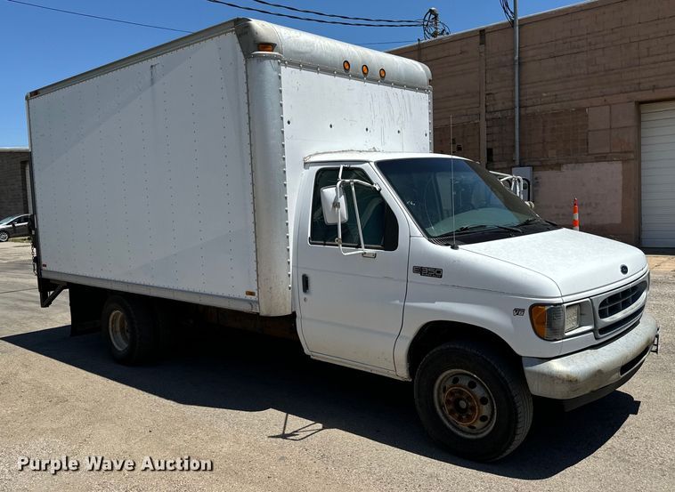 image for item MU9846 2000 Ford  E350 Super Duty box truck