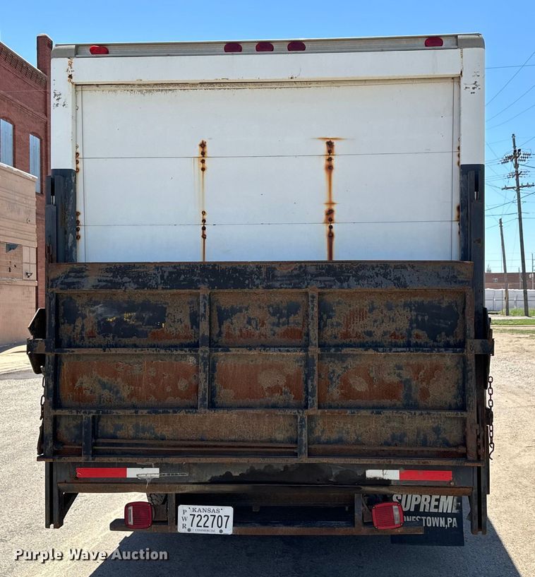 image for item MU9846 2000 Ford  E350 Super Duty box truck