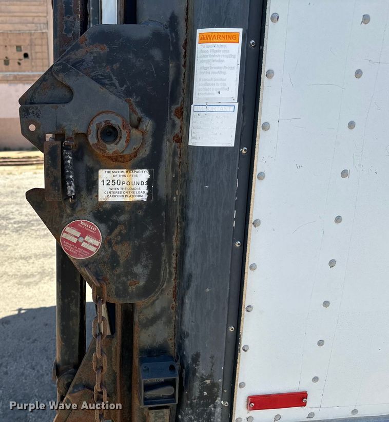 image for item MU9846 2000 Ford  E350 Super Duty box truck