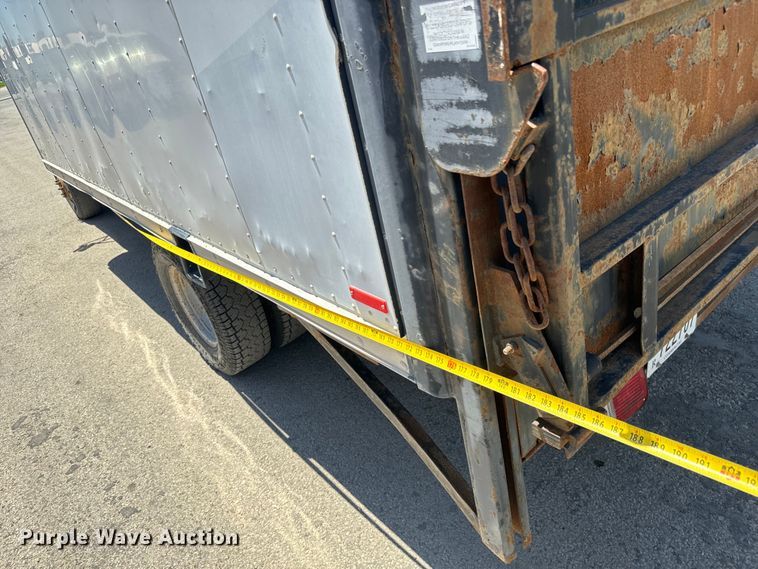 image for item MU9846 2000 Ford  E350 Super Duty box truck