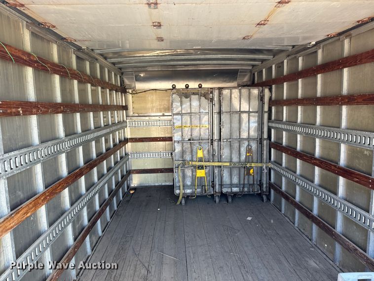 image for item MU9846 2000 Ford  E350 Super Duty box truck