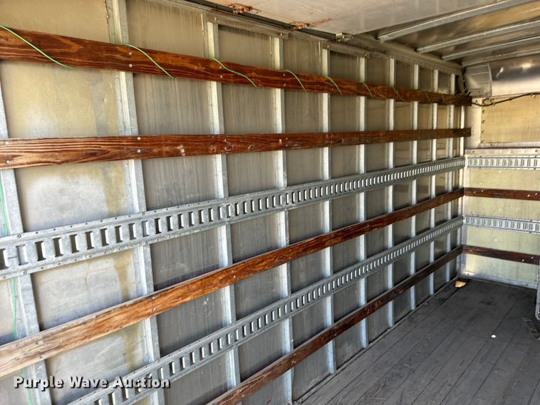 image for item MU9846 2000 Ford  E350 Super Duty box truck