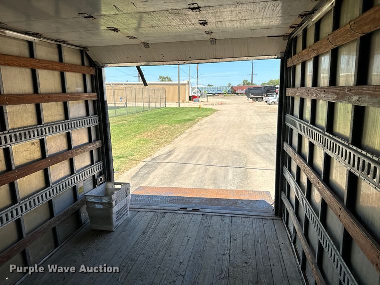 image for item MU9846 2000 Ford  E350 Super Duty box truck