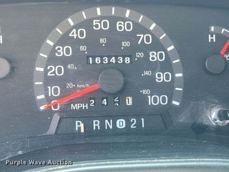 image for item MU9846 2000 Ford  E350 Super Duty box truck