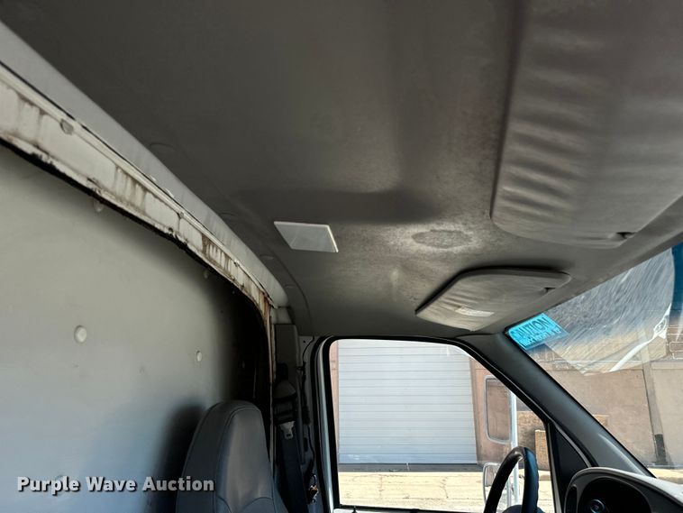 image for item MU9846 2000 Ford  E350 Super Duty box truck