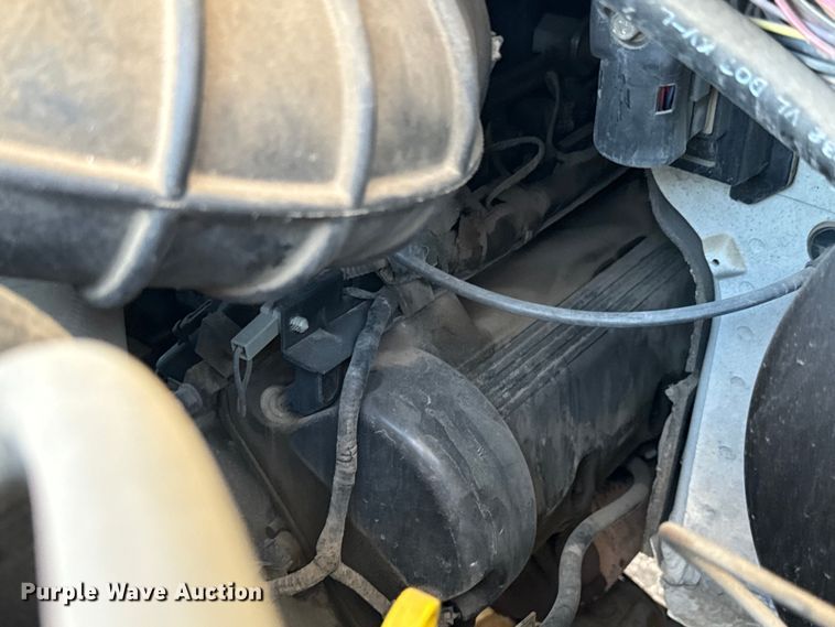 image for item MU9846 2000 Ford  E350 Super Duty box truck