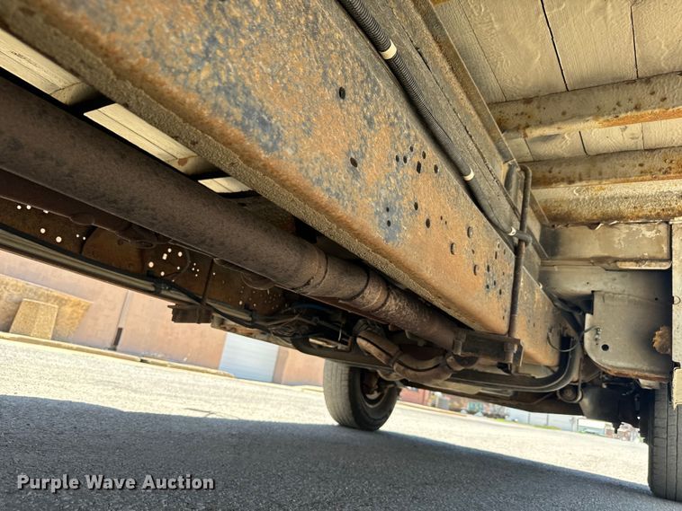 image for item MU9846 2000 Ford  E350 Super Duty box truck