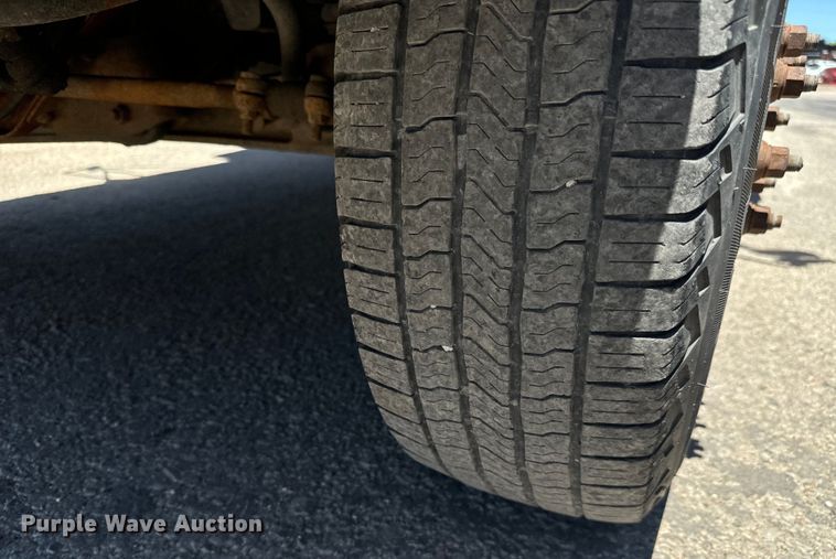 image for item MU9846 2000 Ford  E350 Super Duty box truck