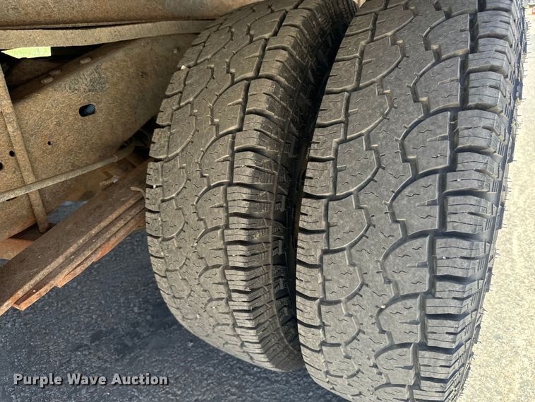 image for item MU9846 2000 Ford  E350 Super Duty box truck