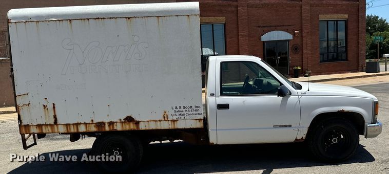 image for item MU9847 1998 GMC  Sierra 1500 box truck