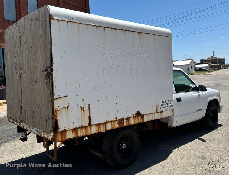 image for item MU9847 1998 GMC  Sierra 1500 box truck