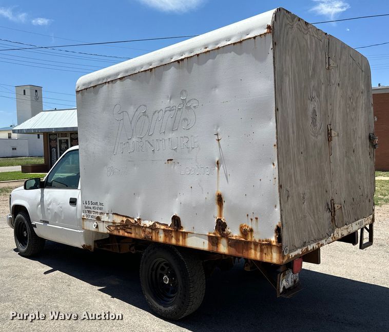 image for item MU9847 1998 GMC  Sierra 1500 box truck