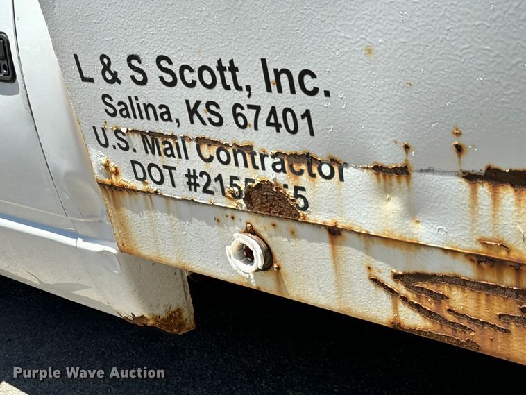 image for item MU9847 1998 GMC  Sierra 1500 box truck