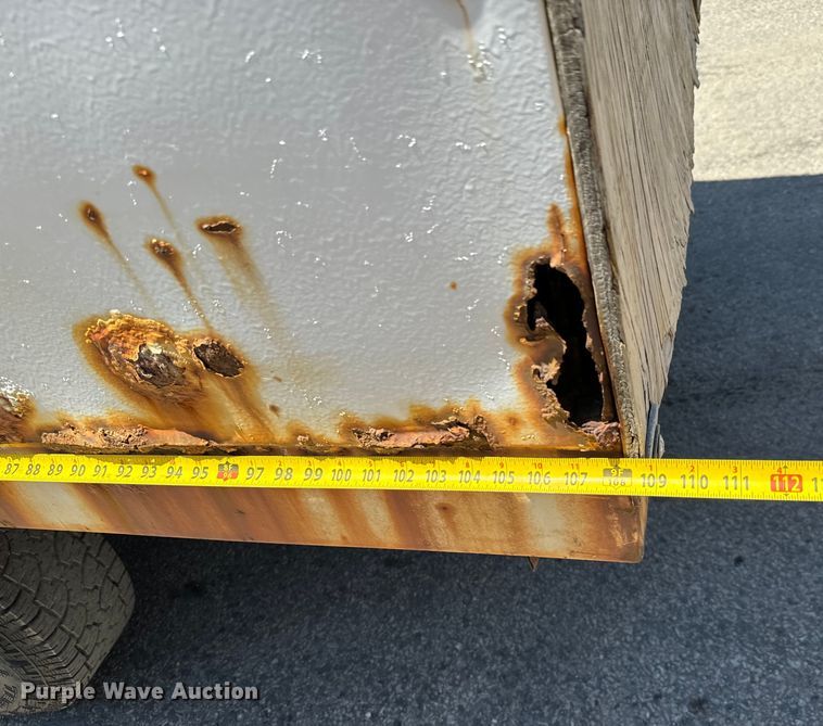 image for item MU9847 1998 GMC  Sierra 1500 box truck