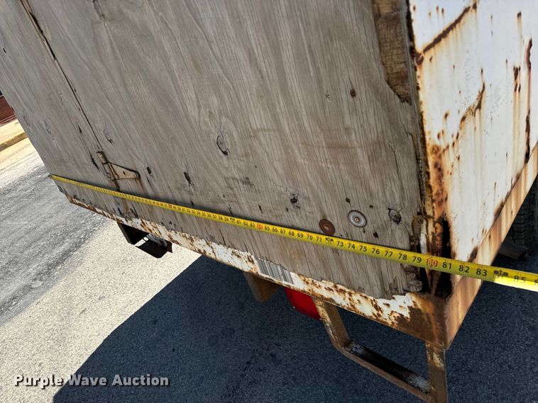 image for item MU9847 1998 GMC  Sierra 1500 box truck