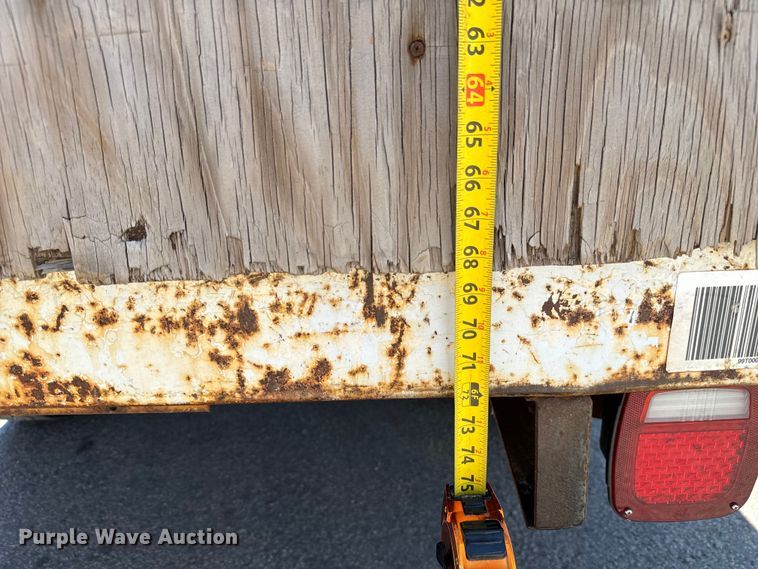 image for item MU9847 1998 GMC  Sierra 1500 box truck