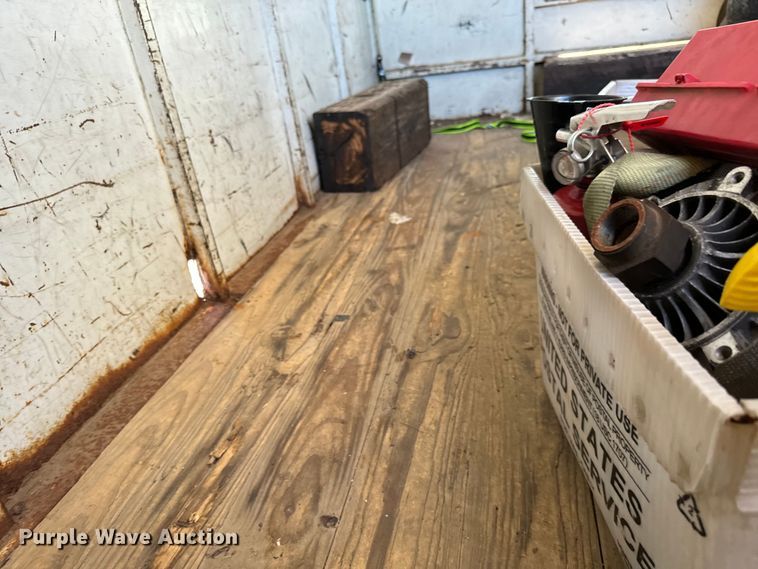 image for item MU9847 1998 GMC  Sierra 1500 box truck