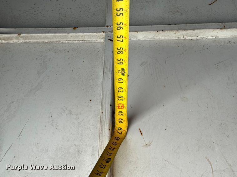 image for item MU9847 1998 GMC  Sierra 1500 box truck