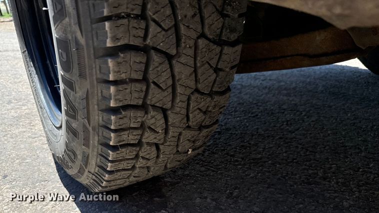 image for item MU9847 1998 GMC  Sierra 1500 box truck