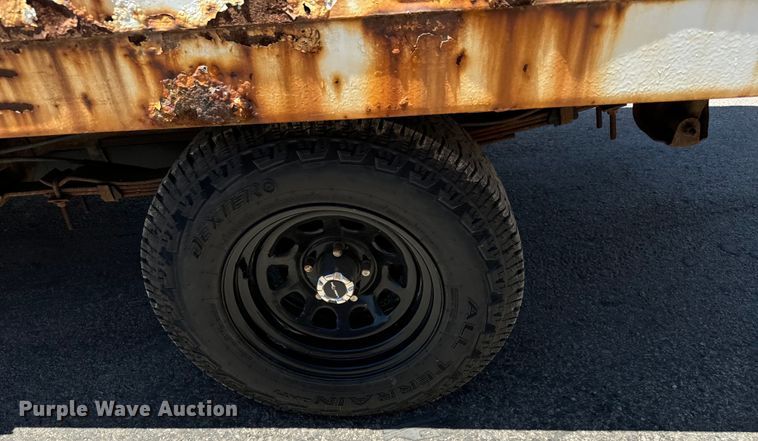 image for item MU9847 1998 GMC  Sierra 1500 box truck