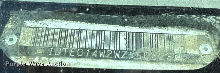 image for item MU9847 1998 GMC  Sierra 1500 box truck